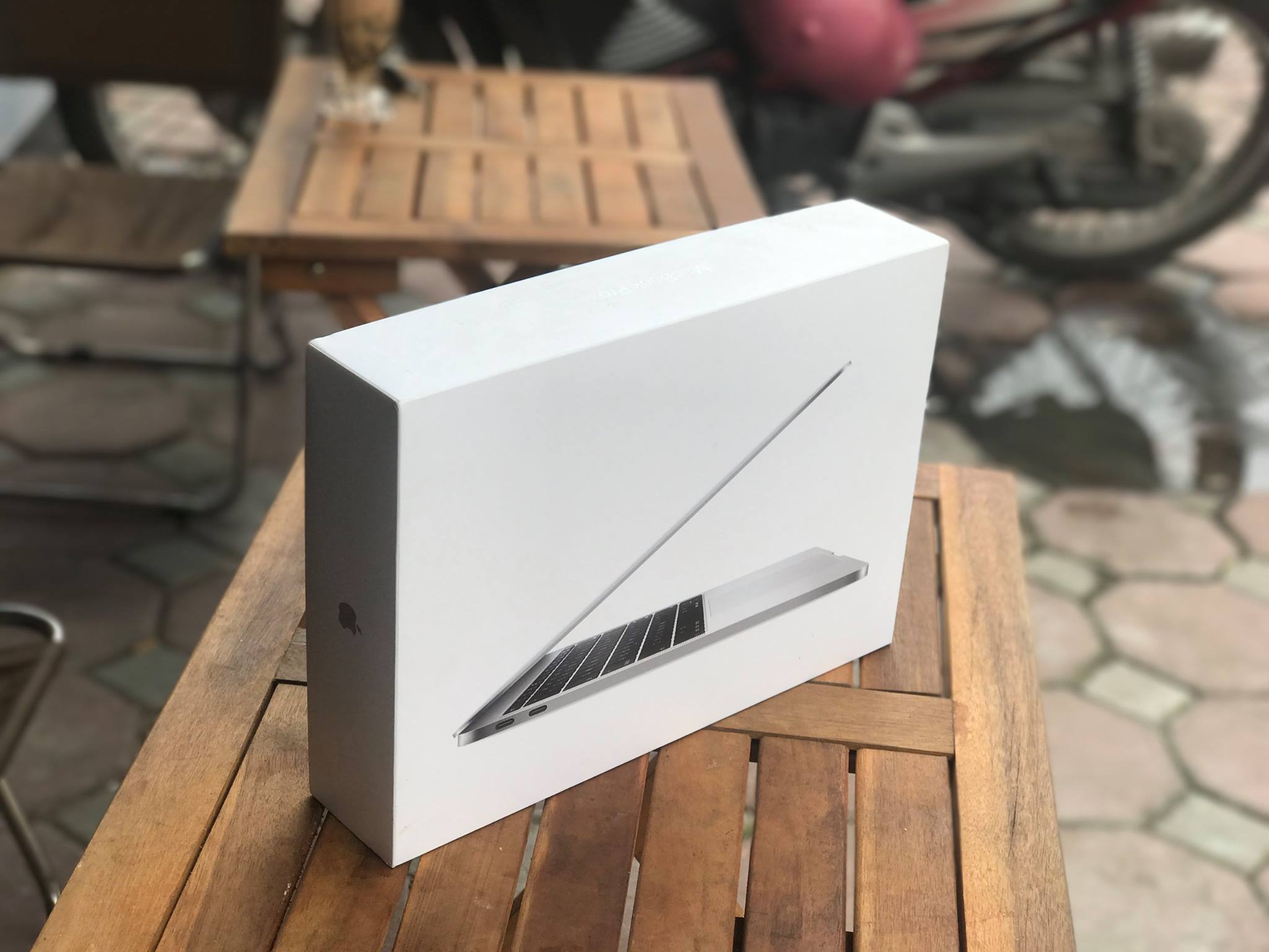 MacBook Pro 13inch MPXV2 Touch Bar 2017